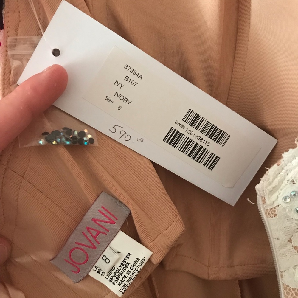 Jovani sz 8 NWT only tried on not altered . - Picture 6 of 6